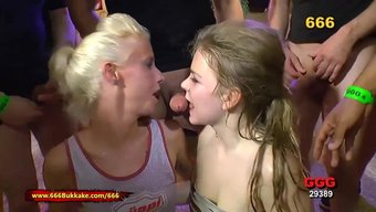 Genç (18+)...