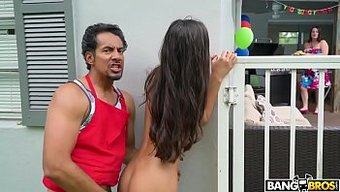 Genç (18+)...