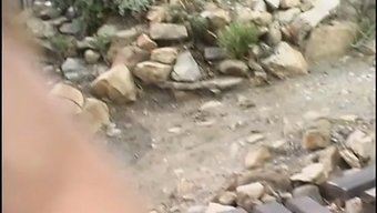 Esmer Genç...
