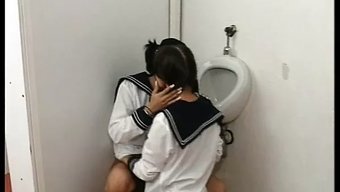 Genç (18+)...