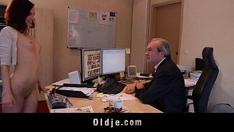 Genç (18+)...