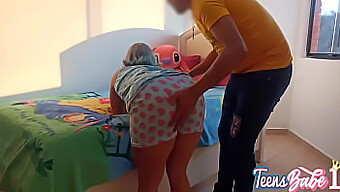 Dövmeli Üv...
