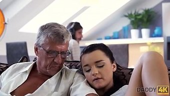 18 Yaşında...