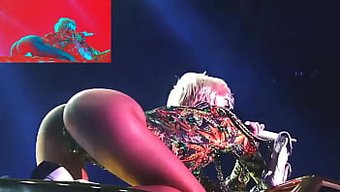 Miley Cyru...