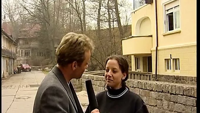Genç Teresa, Büyük Doğal Göğüslerini Sergiliyor Ve Bir Dildo Röportajı Veriyor