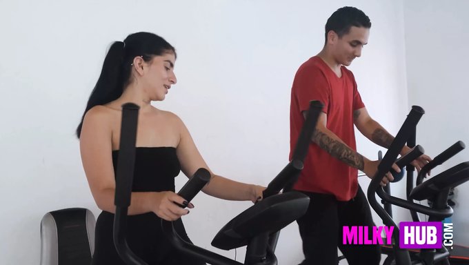 Fitness Tutkunlarıyla Duygusal Bir Buluşmayı Gizlice Yakalamak
