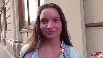 Genç Anita...