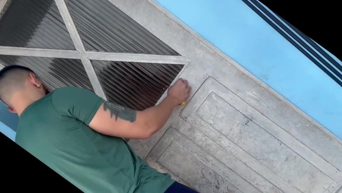 Teslimatçı Iyi Iş Çıkardı, Postaneye Gitti Ve Bir Arjantinli Ve Bir Brezilyalı Vardı.
