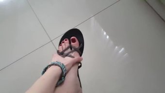 Çıplak Aya...