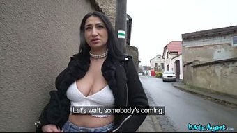 Yoldan Geç...