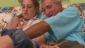 Amımı Öpüp...