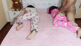Iki Bebek ...