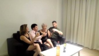 Genç (18+)...
