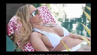Bikinili A...