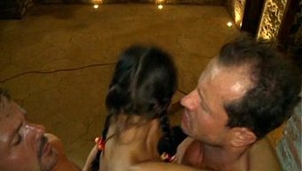 Genç (18+)...